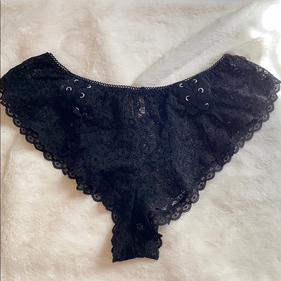 VS lace shortie- never worn - Picture 1 of 3